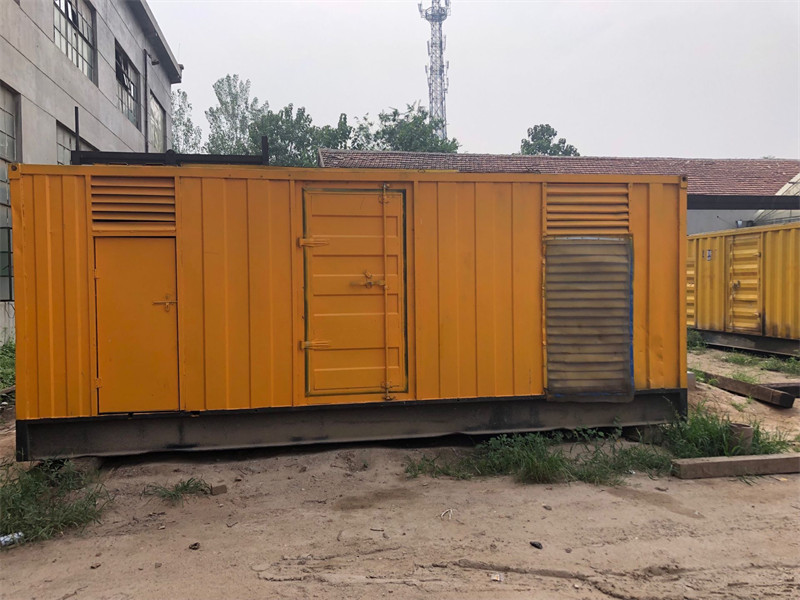 白山柴油发电机如何判断新机油是否已经完全充满机油滤清器？