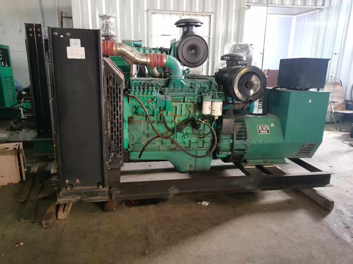 白山发电机租赁如何确定电缆的承载电流是否在安全范围内？