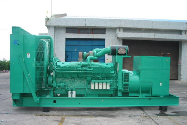 白山工厂发电机应急发电时如何更准确地检查发电机状态？